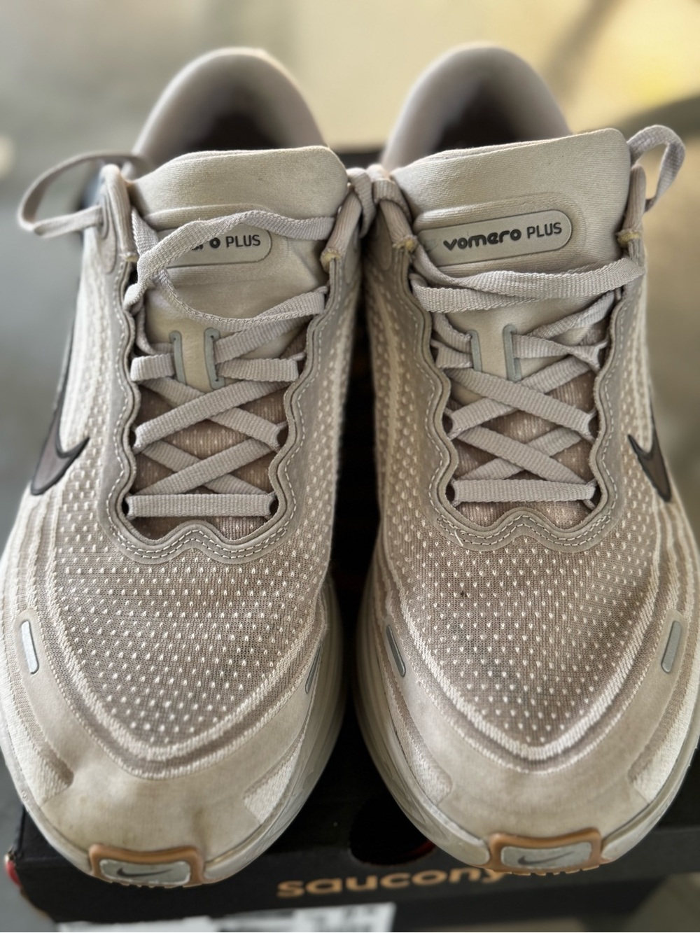 Men’s 9.5 Nike Vomero Plus Running Shoes